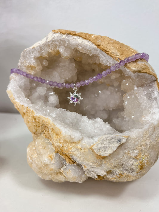 Levandinio Ametisto vėrinys su saulute, 4mm